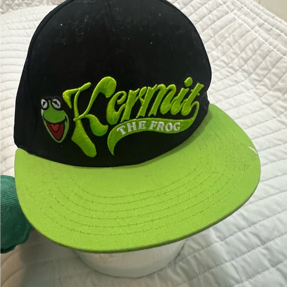 The Disney Muffet Kermit the Frog Hat - Picture 2 of 6